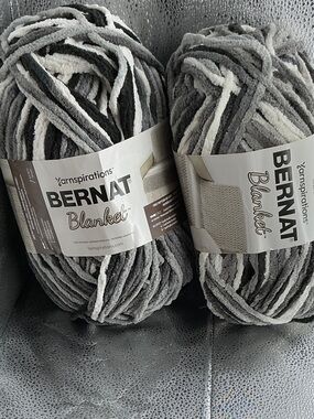 Yarnspirations Bernat  Blanket Yarn Lot of 2 Grey Storm Bulky